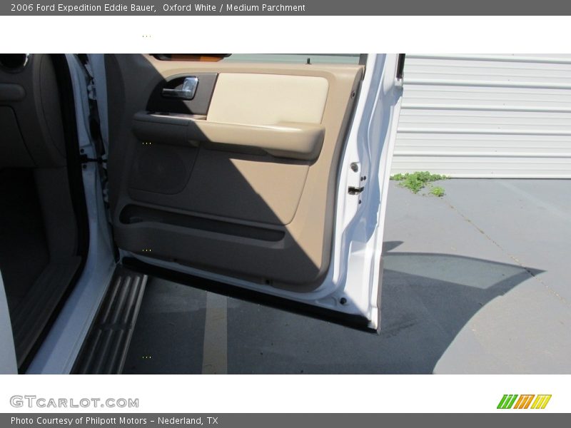 Oxford White / Medium Parchment 2006 Ford Expedition Eddie Bauer