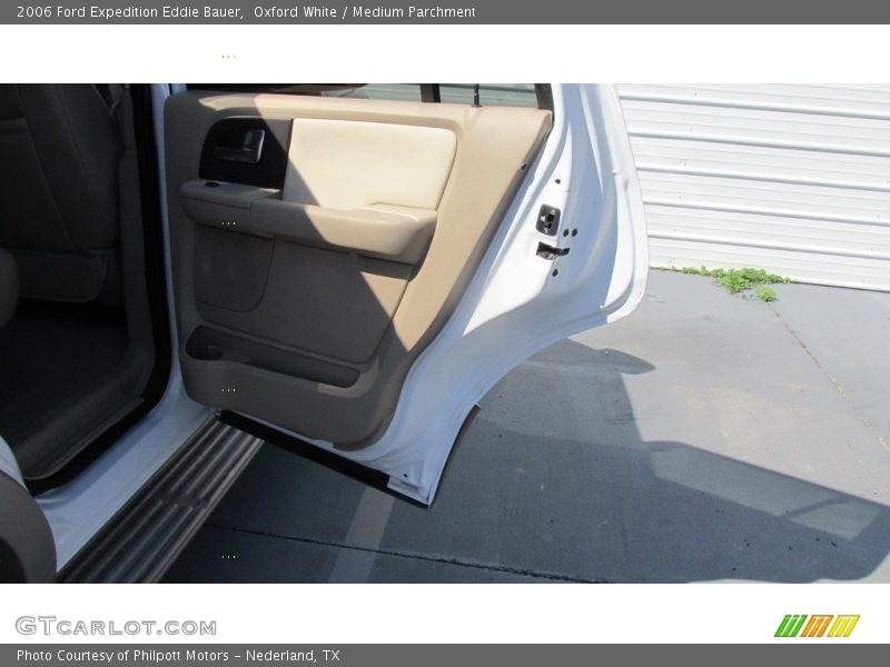 Oxford White / Medium Parchment 2006 Ford Expedition Eddie Bauer
