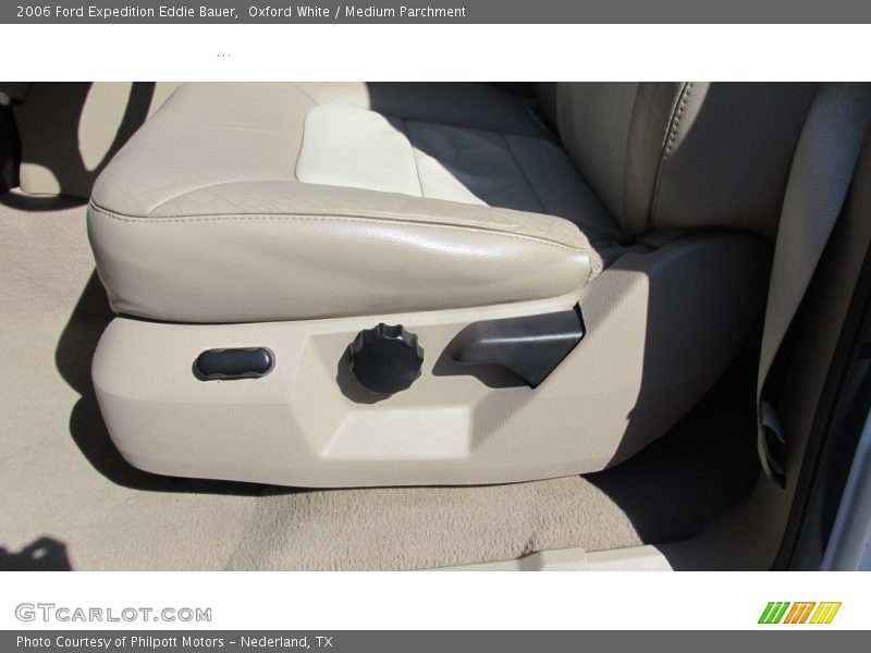 Oxford White / Medium Parchment 2006 Ford Expedition Eddie Bauer