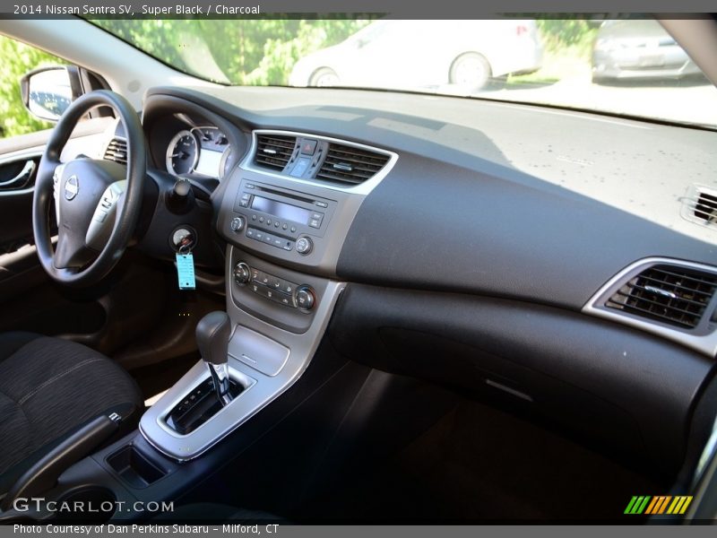 Super Black / Charcoal 2014 Nissan Sentra SV