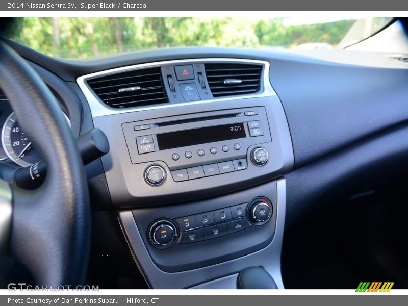 Super Black / Charcoal 2014 Nissan Sentra SV