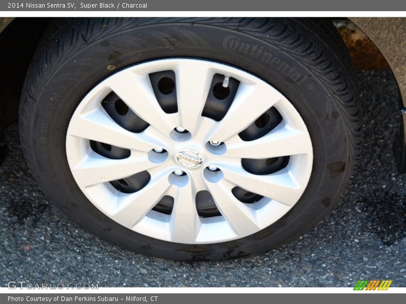 Super Black / Charcoal 2014 Nissan Sentra SV
