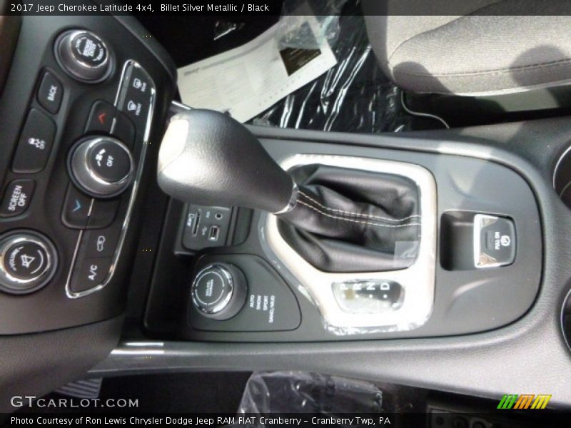 Billet Silver Metallic / Black 2017 Jeep Cherokee Latitude 4x4