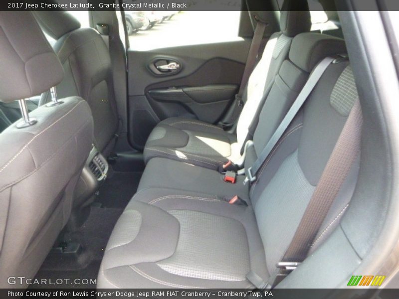 Granite Crystal Metallic / Black 2017 Jeep Cherokee Latitude
