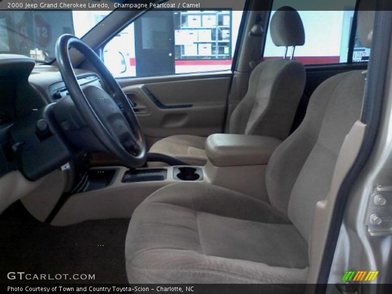 Champagne Pearlcoat / Camel 2000 Jeep Grand Cherokee Laredo