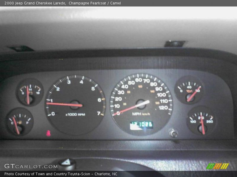 Champagne Pearlcoat / Camel 2000 Jeep Grand Cherokee Laredo