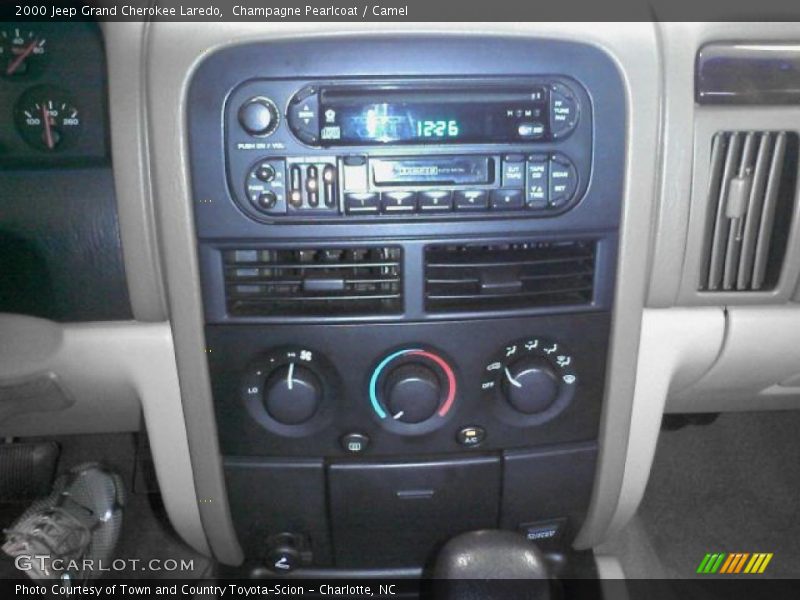 Champagne Pearlcoat / Camel 2000 Jeep Grand Cherokee Laredo