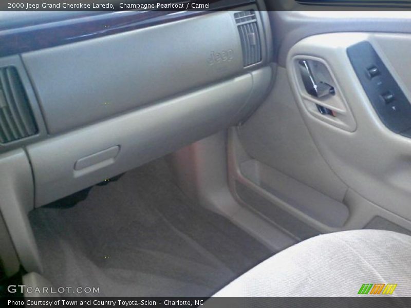 Champagne Pearlcoat / Camel 2000 Jeep Grand Cherokee Laredo