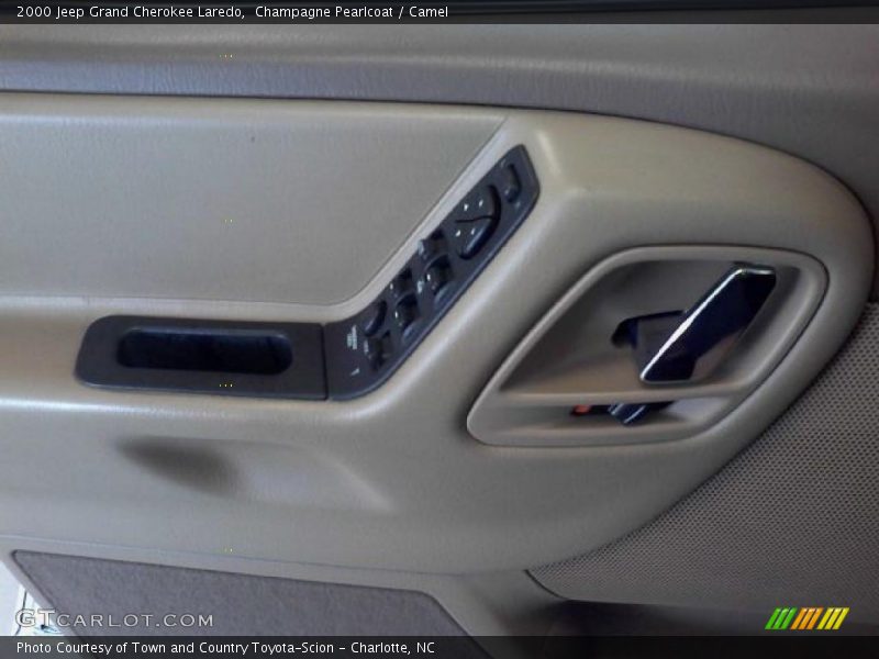 Champagne Pearlcoat / Camel 2000 Jeep Grand Cherokee Laredo