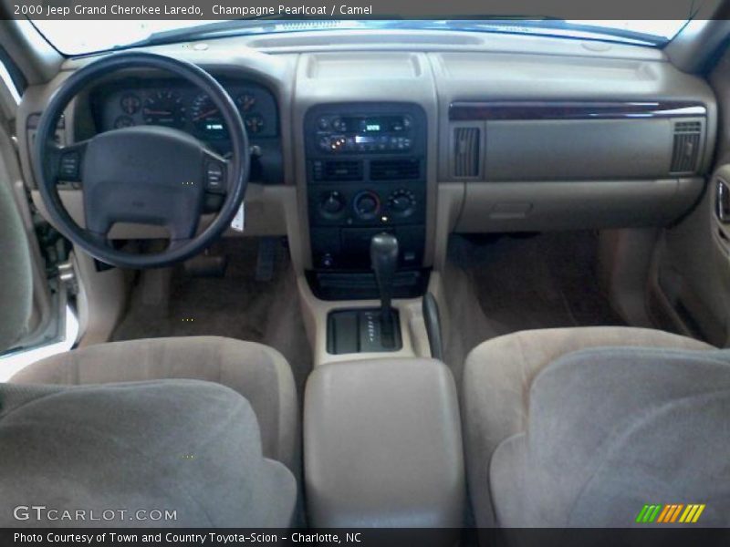 Champagne Pearlcoat / Camel 2000 Jeep Grand Cherokee Laredo