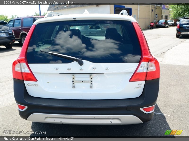 Ice White / Anthracite Black 2008 Volvo XC70 AWD