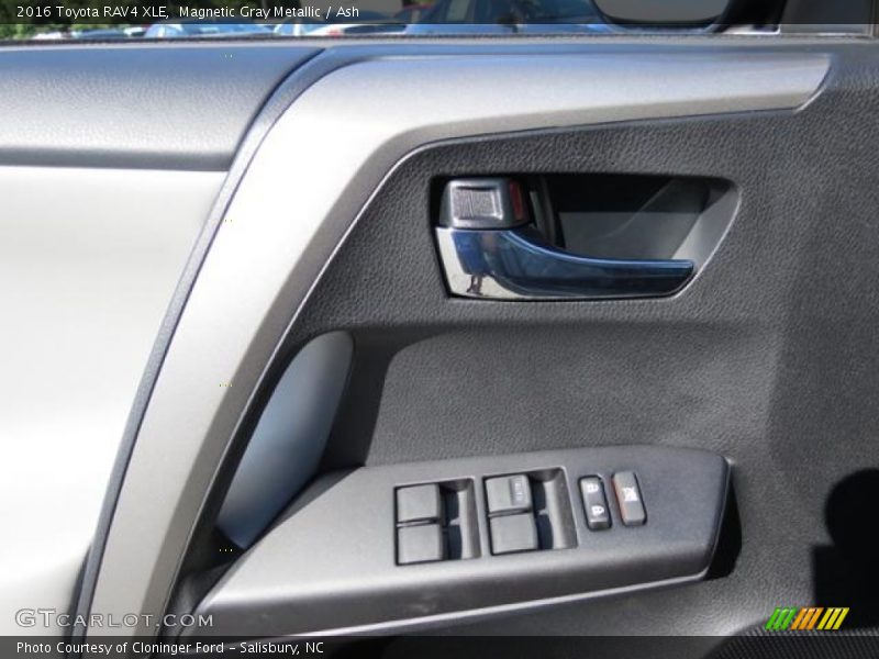 Magnetic Gray Metallic / Ash 2016 Toyota RAV4 XLE