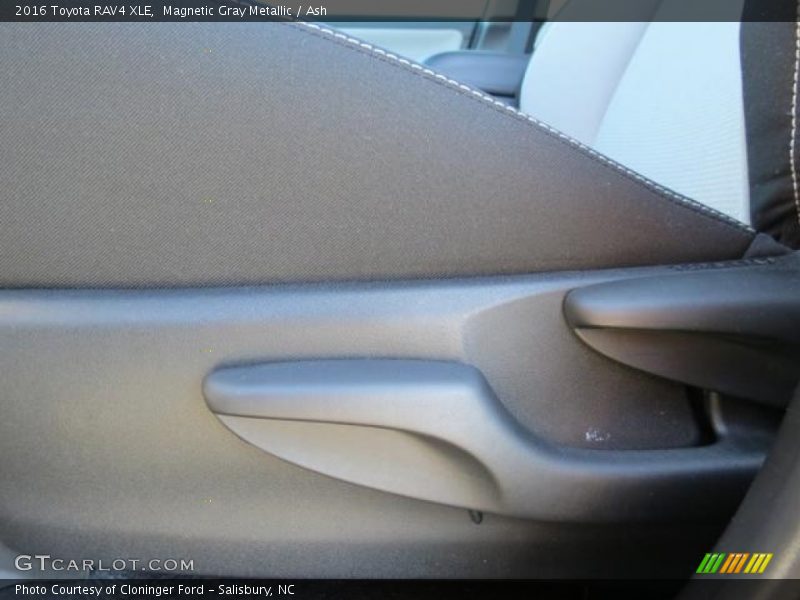 Magnetic Gray Metallic / Ash 2016 Toyota RAV4 XLE