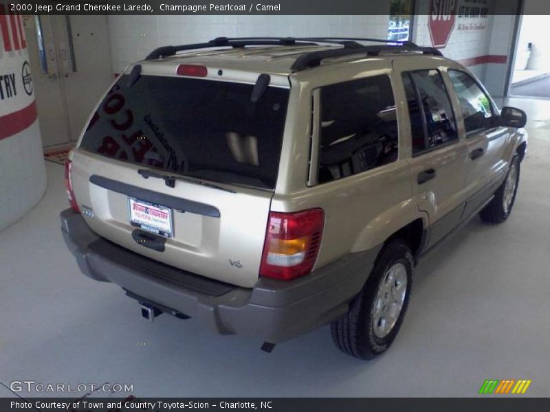 Champagne Pearlcoat / Camel 2000 Jeep Grand Cherokee Laredo