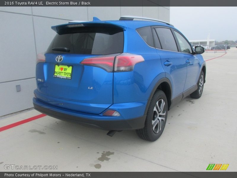 Electric Storm Blue / Black 2016 Toyota RAV4 LE