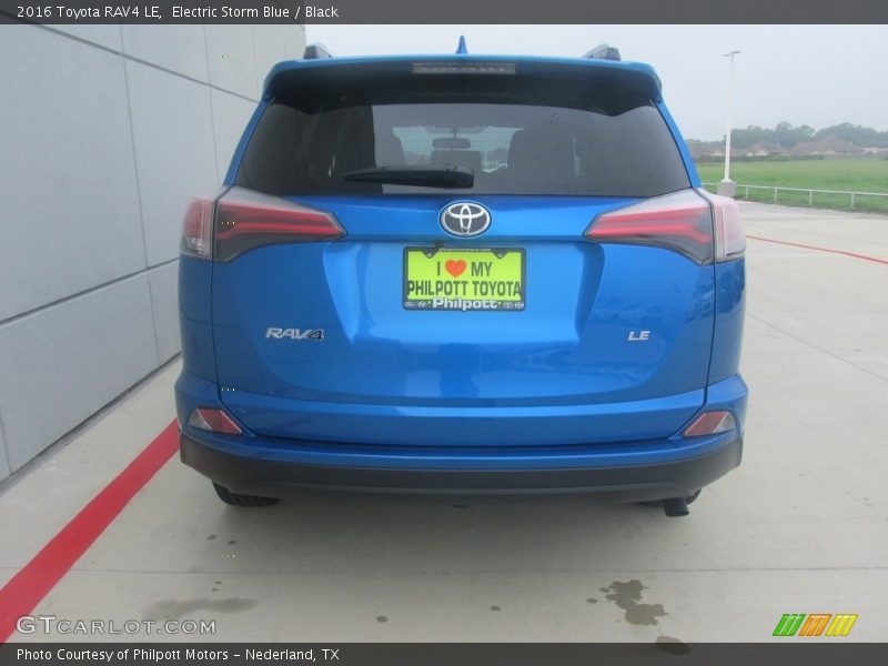 Electric Storm Blue / Black 2016 Toyota RAV4 LE