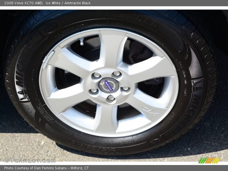 Ice White / Anthracite Black 2008 Volvo XC70 AWD