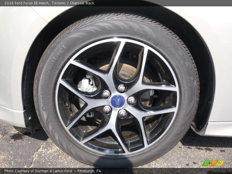 Tectonic / Charcoal Black 2016 Ford Focus SE Hatch