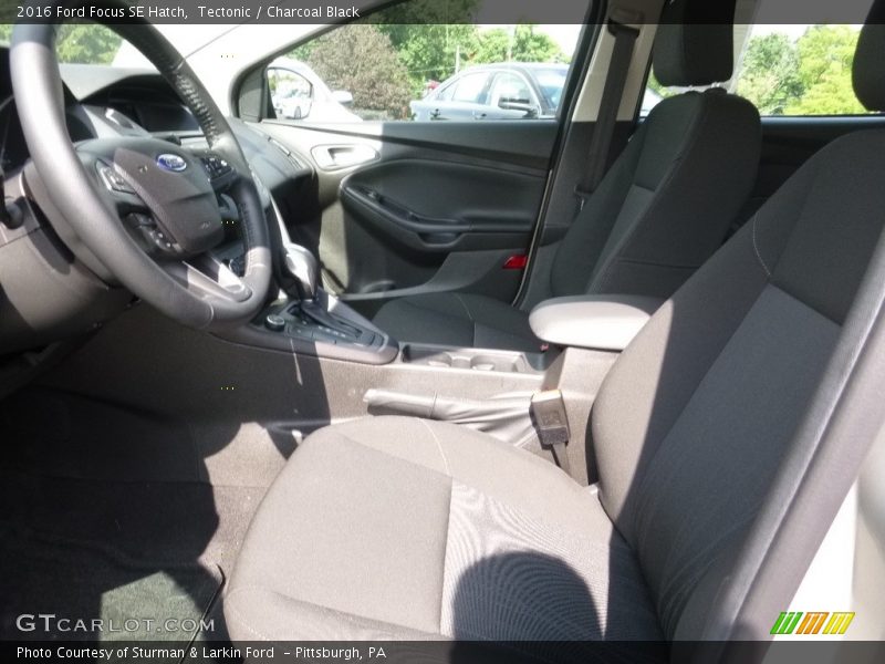 Tectonic / Charcoal Black 2016 Ford Focus SE Hatch