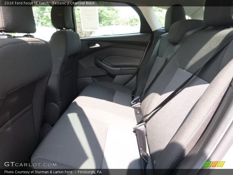 Tectonic / Charcoal Black 2016 Ford Focus SE Hatch