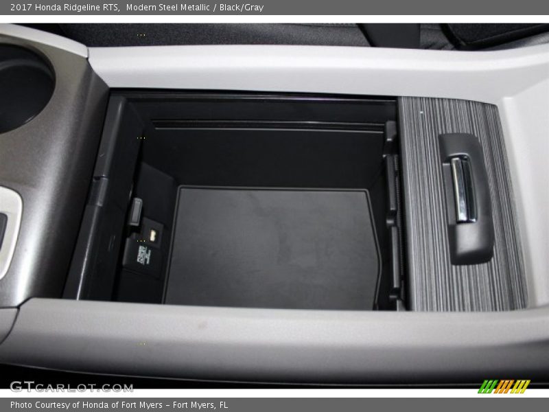 Modern Steel Metallic / Black/Gray 2017 Honda Ridgeline RTS