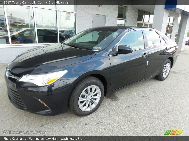 Front 3/4 View of 2017 Camry LE
