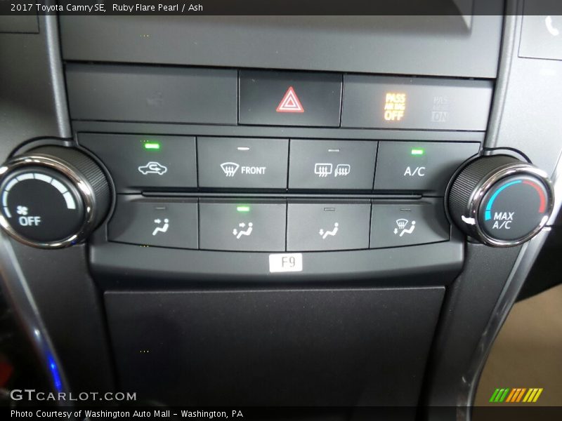 Controls of 2017 Camry SE