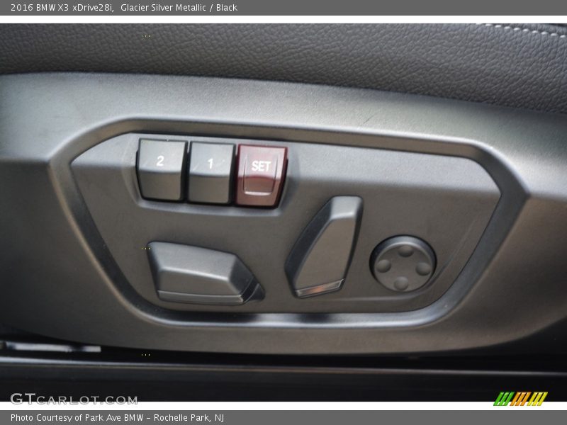 Glacier Silver Metallic / Black 2016 BMW X3 xDrive28i