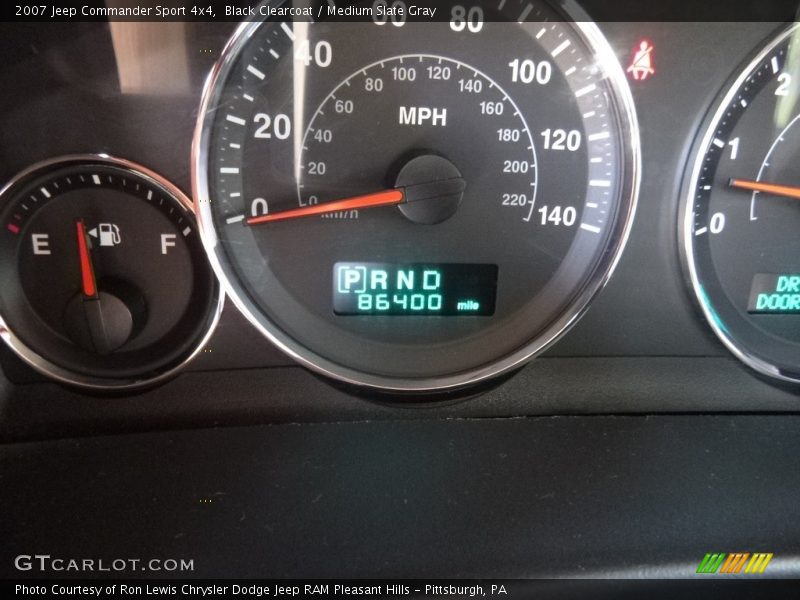 Black Clearcoat / Medium Slate Gray 2007 Jeep Commander Sport 4x4