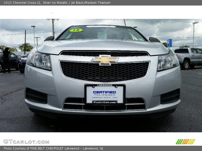 Silver Ice Metallic / Jet Black/Medium Titanium 2013 Chevrolet Cruze LS