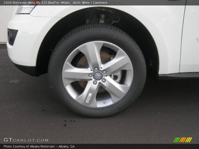 Arctic White / Cashmere 2009 Mercedes-Benz ML 320 BlueTec 4Matic