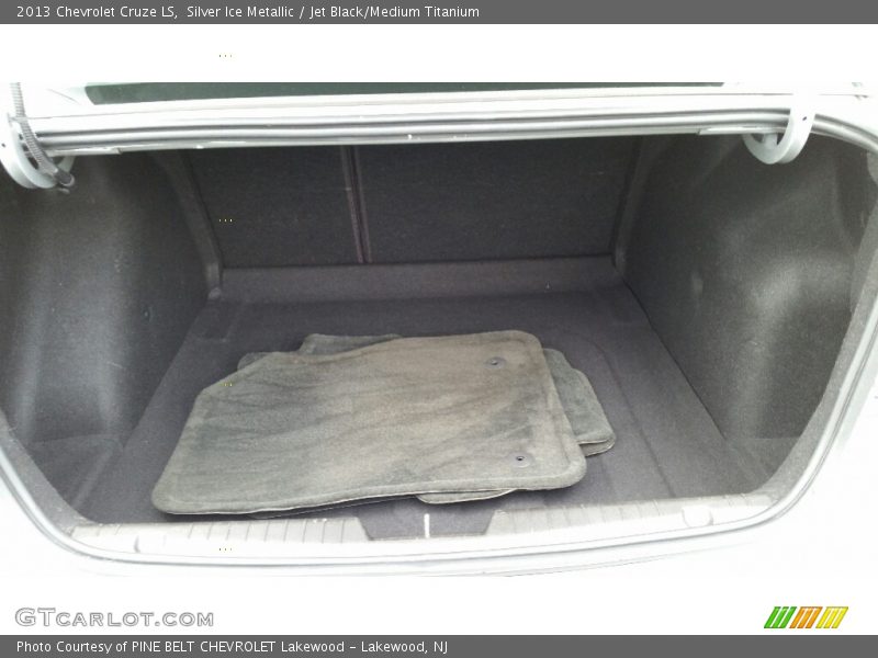 Silver Ice Metallic / Jet Black/Medium Titanium 2013 Chevrolet Cruze LS