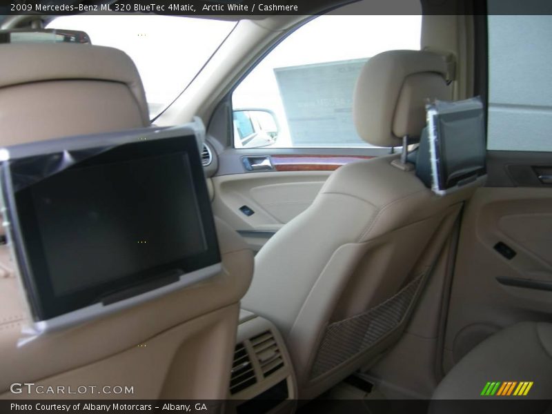 Arctic White / Cashmere 2009 Mercedes-Benz ML 320 BlueTec 4Matic