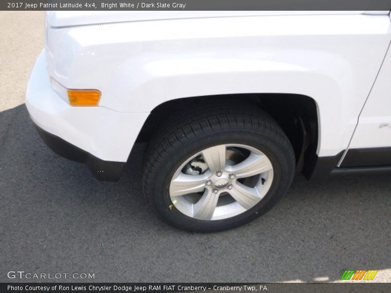 Bright White / Dark Slate Gray 2017 Jeep Patriot Latitude 4x4