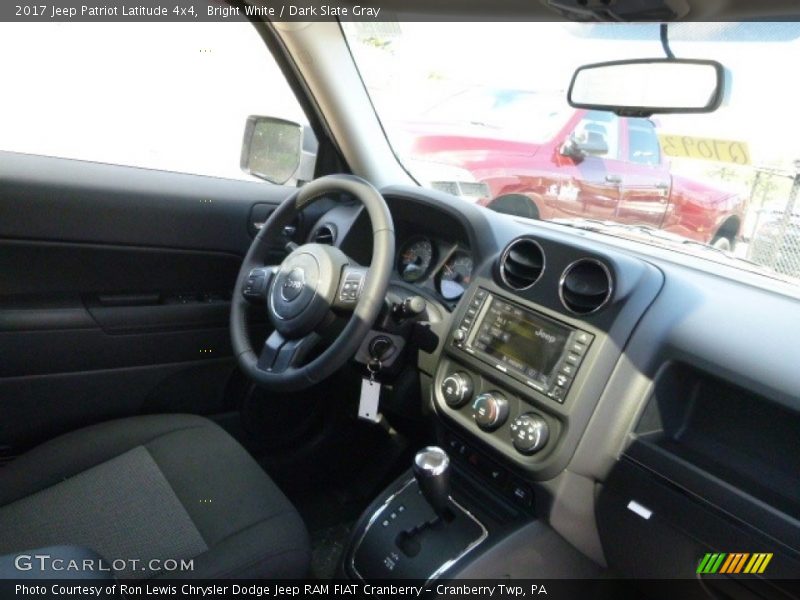 Bright White / Dark Slate Gray 2017 Jeep Patriot Latitude 4x4