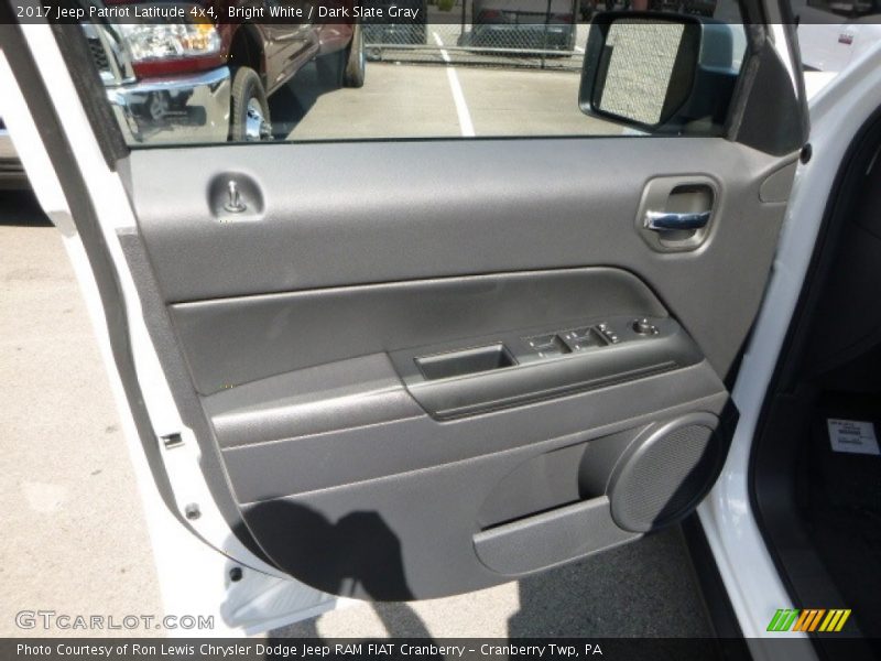 Bright White / Dark Slate Gray 2017 Jeep Patriot Latitude 4x4
