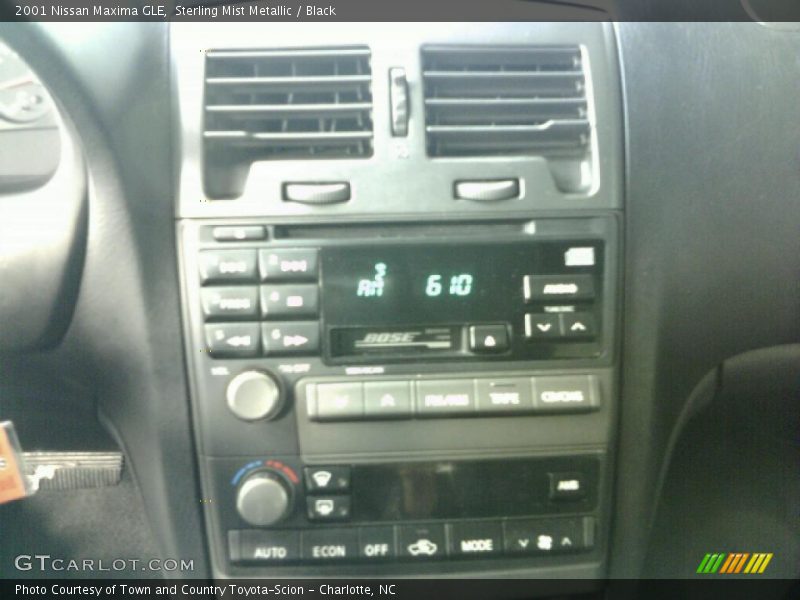 Sterling Mist Metallic / Black 2001 Nissan Maxima GLE