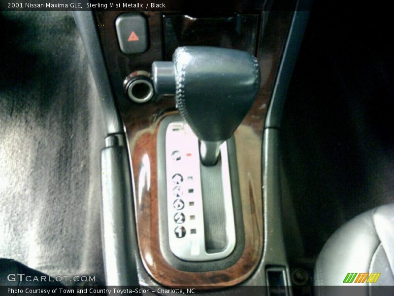 Sterling Mist Metallic / Black 2001 Nissan Maxima GLE