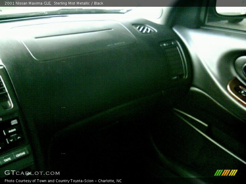 Sterling Mist Metallic / Black 2001 Nissan Maxima GLE