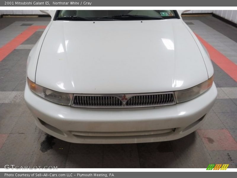 Northstar White / Gray 2001 Mitsubishi Galant ES