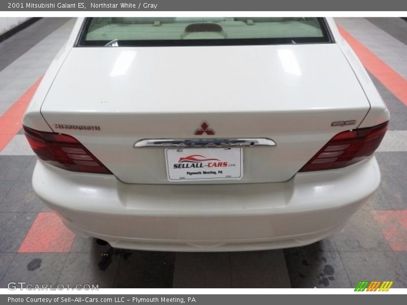 Northstar White / Gray 2001 Mitsubishi Galant ES