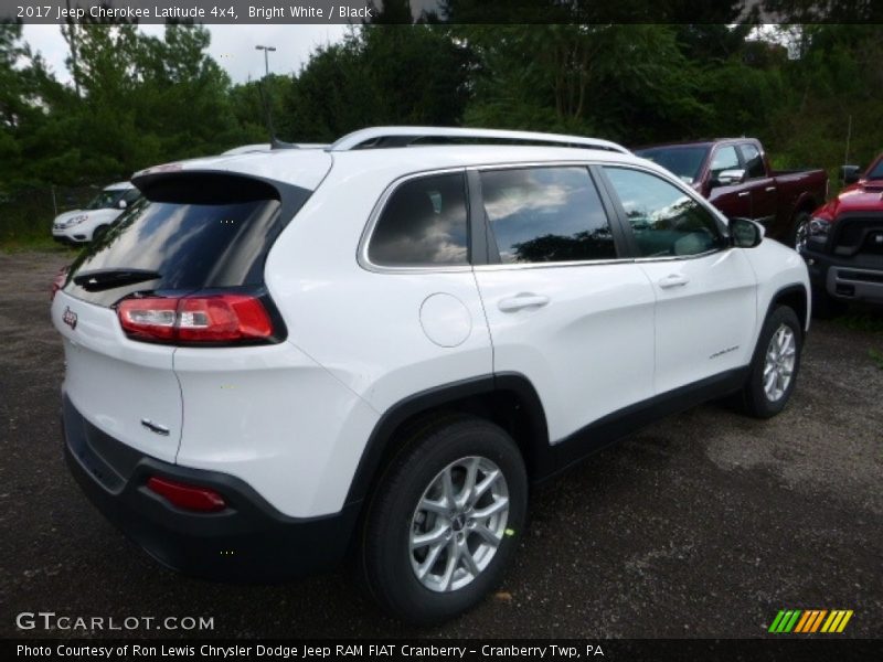 Bright White / Black 2017 Jeep Cherokee Latitude 4x4