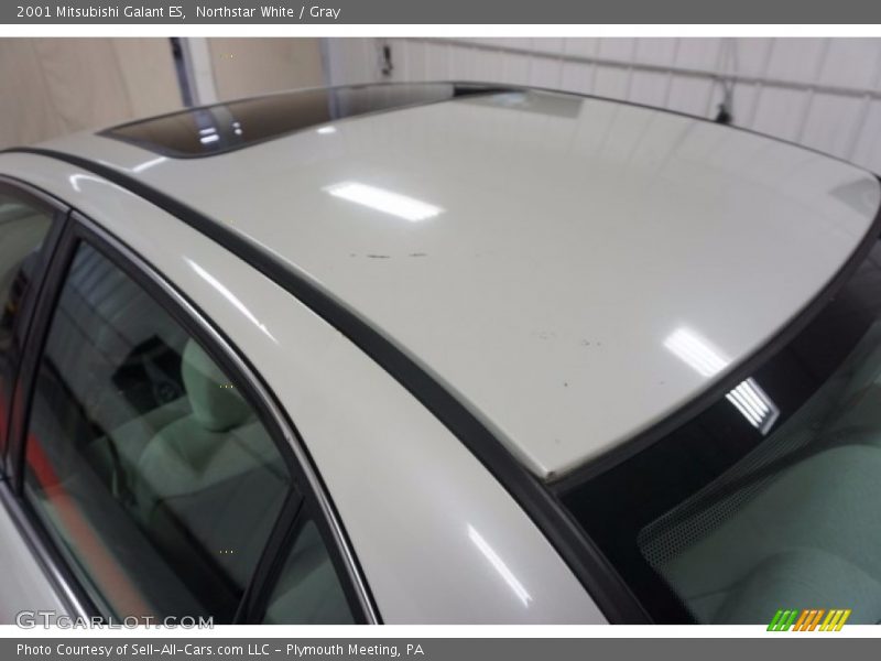 Northstar White / Gray 2001 Mitsubishi Galant ES