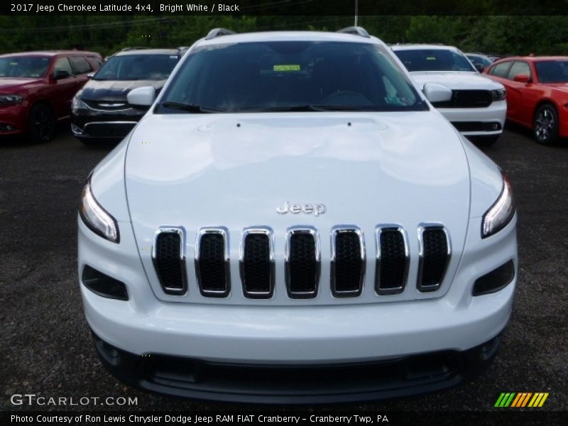 Bright White / Black 2017 Jeep Cherokee Latitude 4x4