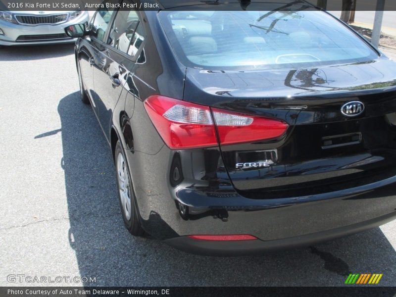 Aurora Black Pearl / Black 2016 Kia Forte LX Sedan