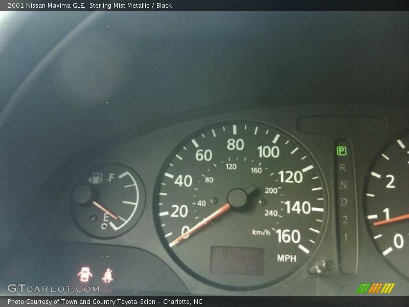Sterling Mist Metallic / Black 2001 Nissan Maxima GLE