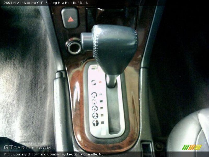 Sterling Mist Metallic / Black 2001 Nissan Maxima GLE