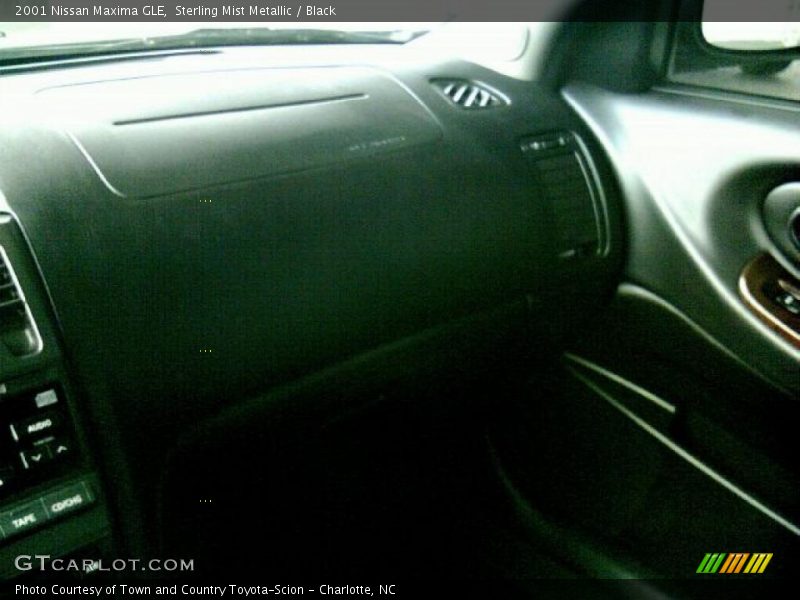 Sterling Mist Metallic / Black 2001 Nissan Maxima GLE
