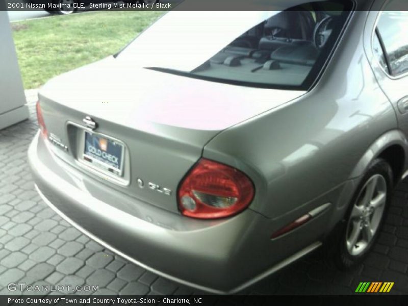 Sterling Mist Metallic / Black 2001 Nissan Maxima GLE