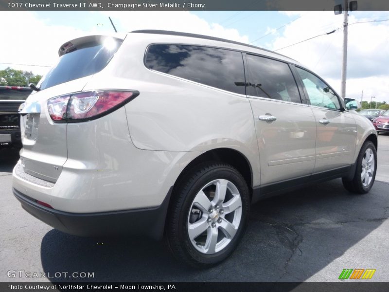 Champagne Silver Metallic / Ebony 2017 Chevrolet Traverse LT AWD